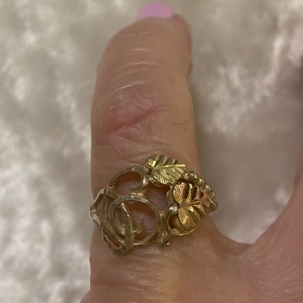 🍀Black Hills Gold Ring - Picture 3 of 7
